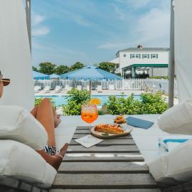 Canoe Place Inn & Cottages，位于汉普顿贝斯的酒店