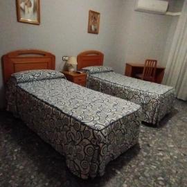 Hotel Vista Alegre，位于Torredonjimeno的酒店