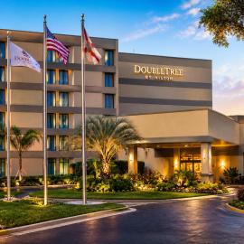 DoubleTree by Hilton Orlando East - UCF Area，位于奥兰多的酒店