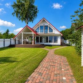 Peipsi Villas by Estonia Premium Living，位于Raja的酒店