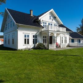 Villa Krågenes - Gjesterom，位于法尔松的酒店