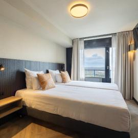 Leonardo Hotel IJmuiden Seaport Beach,位于艾默伊登的酒店
