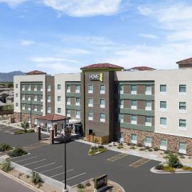 Home2 Suites By Hilton Goodyear Phoenix West，位于嘉年的酒店