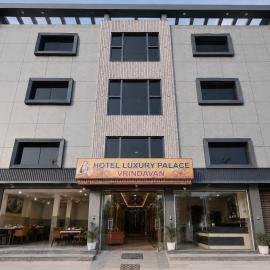 Hotel Luxury Palace Vrindavan，位于范兰德凡的酒店
