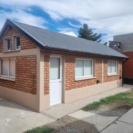 Moderna Tiny House 2 - Las Cerezas Complex，位于埃斯克尔的酒店
