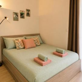 Cozy Studio, 2-Min Walk to Beach and Promenade,位于尼斯的酒店