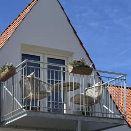 Eksklusiv penthouselejlighed med altan og havnekik，位于凯特明讷的酒店