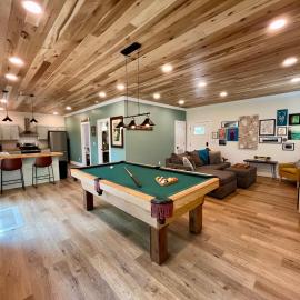 Stepping Stone - Private Hot Tub Pet Friendly，位于Campton的酒店