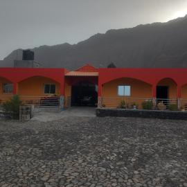 Casa Pirinha，位于Portela的酒店