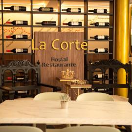 Hostal La Corte，位于卡里翁德洛斯孔德斯的酒店