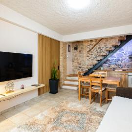 Limni Stone Apartments，位于Limni的酒店