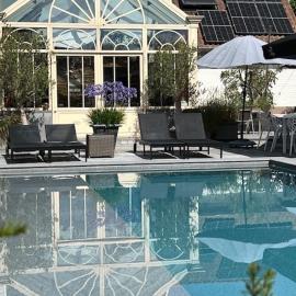 Boutique hotel Het Bloemenhof，位于Dudzele的酒店