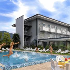 Hotel Campagnola，位于加尔达湖滨的酒店