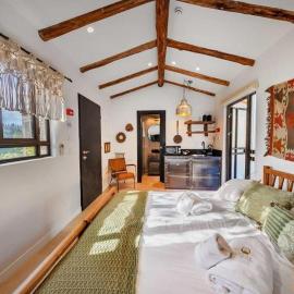 Peace Forest Jerusalem - Cabins & Caravans by City of David，位于耶路撒冷的酒店
