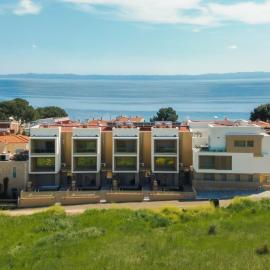 Garden Villas by Paralia Living，位于尼基季的酒店