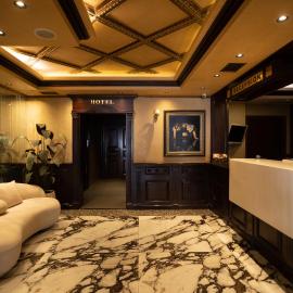 Hotel Chicago，位于斯库台的酒店