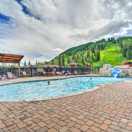 Durango Condo: Walk to Lifts w/ Club Access!，位于杜兰戈的酒店