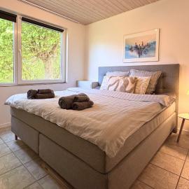 Charming Family-Friendly Villa near Lalandia, Puttgarden，位于勒兹比的酒店