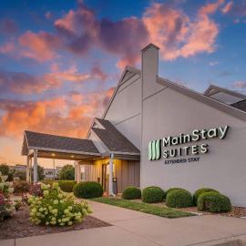 MainStay Suites St Louis - Galleria，位于Richmond Heights的酒店