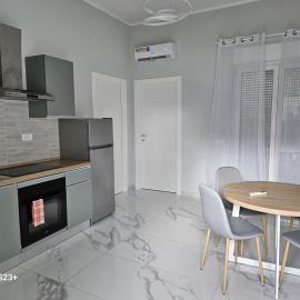 Residence Niko 4 Pomezia，位于波梅齐亚的酒店