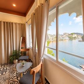 Raahgir LakeView Hostel，位于乌代浦的酒店
