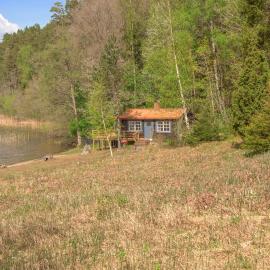 Cozy Home In Bålsta With Lake View