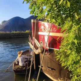 Boat adventure 1hr from Paris，位于图罗特的酒店