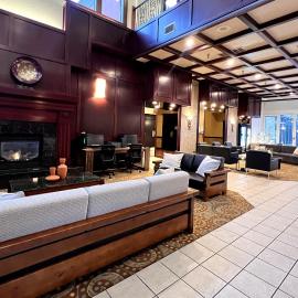 Ramada by Wyndham Tukwila Southcenter，位于塔奇拉的酒店
