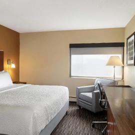 Royle Hotel Milwaukee Airport，位于密尔沃基的酒店