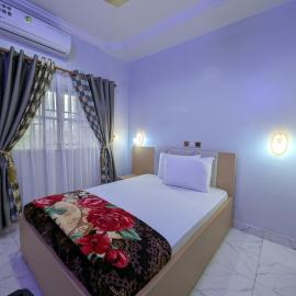 WAB STAR Lodge，位于库马西的酒店
