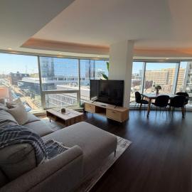 2 BR & 2 Bath luxury condo with amazing city views，位于哈利法克斯的酒店