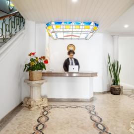 The Royal Guesthouse，位于法鲁的酒店