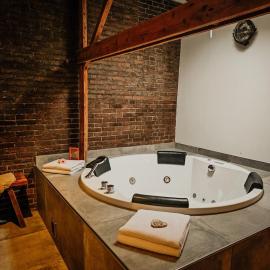 Hut 16 Bed, stad & privé wellness，位于聚特芬的酒店