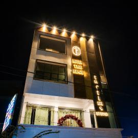 Hotel The Edge，位于Rewa的酒店