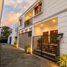 Lanka Twin Residences - 3BR King Apartment, Groups and Families, Airport 30 Min, Wattala Colombo，位于瓦特勒的酒店