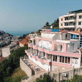 Wiena Apartments，位于乌尔齐尼的酒店