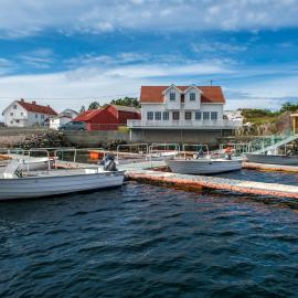 Lysø naturcamping og rorbuer，位于Averoy的酒店