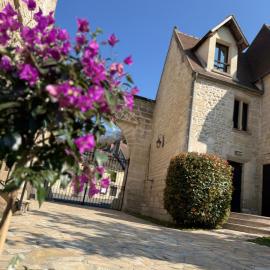 Le Château des saveurs，位于Mello的酒店