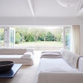 Brancaster Staithe Luxury 5 Bedroom with Sea View，位于布兰克斯特的酒店