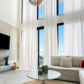 ELLI Azure Loft & 2-Floor Boho Duplex with Rooftop Terrace & Infinity View，位于Cyprus的酒店