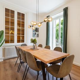 City Views & Spacious Living with Rooftop Terrace