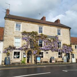 The Feathers Hotel, Helmsley, North Yorkshire - The Coaching Inn Group，位于赫尔姆斯利的酒店