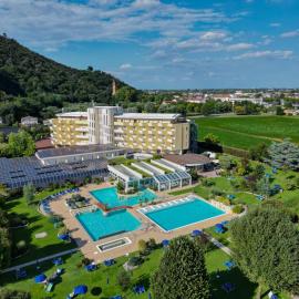 Hotel Terme Leonardo，位于阿巴诺泰尔梅的酒店