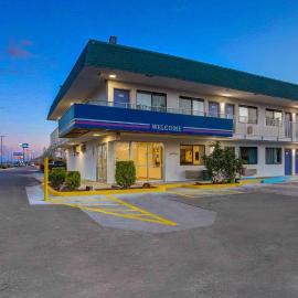 Motel 6-Grants, NM,位于格兰茨帕斯的酒店