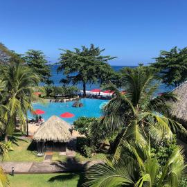 Very beautiful apartment 2 rooms Lafayette Beach，位于阿鲁埃的酒店