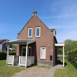 Bungalow in Zuytland Buiten by the Water，位于Simonshaven的酒店