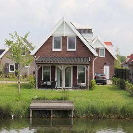 Beautiful holiday home with sauna near Rotterdam，位于Simonshaven的酒店