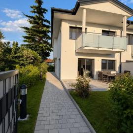 elegant house with garden near Vienna，位于Kottingbrunn的酒店
