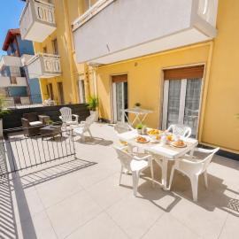 RESIDENCE PACE - Agenzia Cocal，位于卡奥莱的酒店