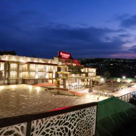 Ramada by Wyndham Murree Lower Topa Resort，位于穆里的酒店